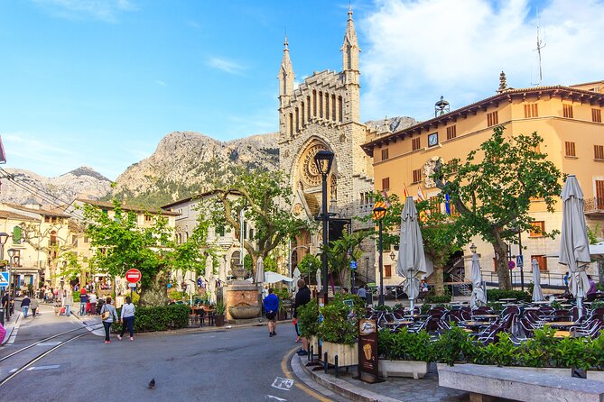 Excursion to Sóller and Puerto de Sóller with train and tram - Why the Sóller railway matters