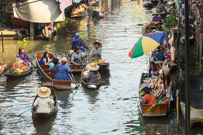 Floating Market with Great Pagoda Temple and Wat Sam Phran - Wat Sam Phran and the dragon building