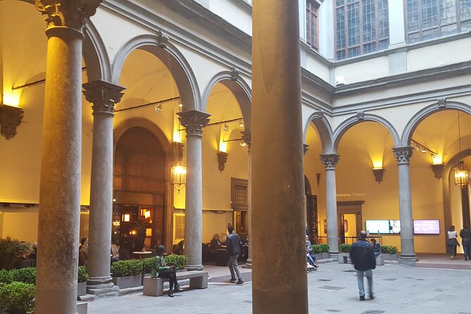 Florence Renaissance and Medieval: Day Trip from Milano by High-Speed Train - The Medici district and Florence’s family power
