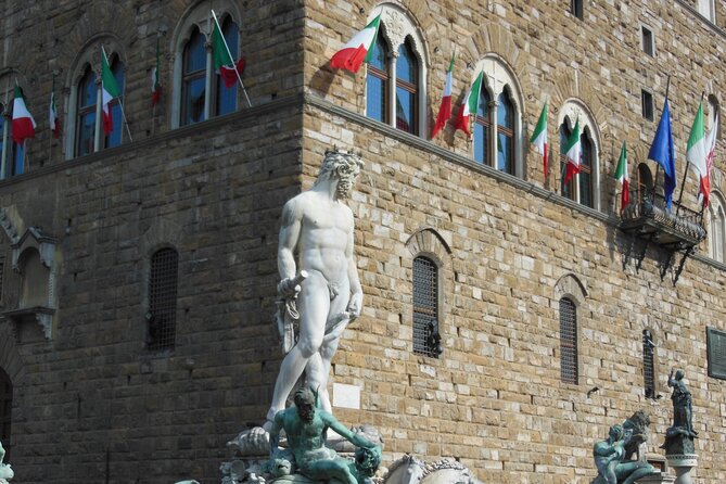 Florence Renaissance and Medieval: Day Trip from Milano by High-Speed Train - Palazzo Vecchio and the Ponte Vecchio finish
