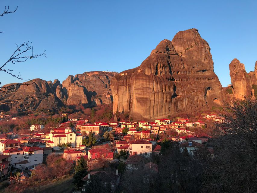 From Athens: Meteora Train Trip with Overnight Stay - A final hour under the rocks before Athens