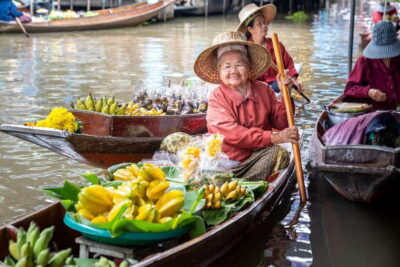 Railway & Damnoen Saduak Floating Market Tour