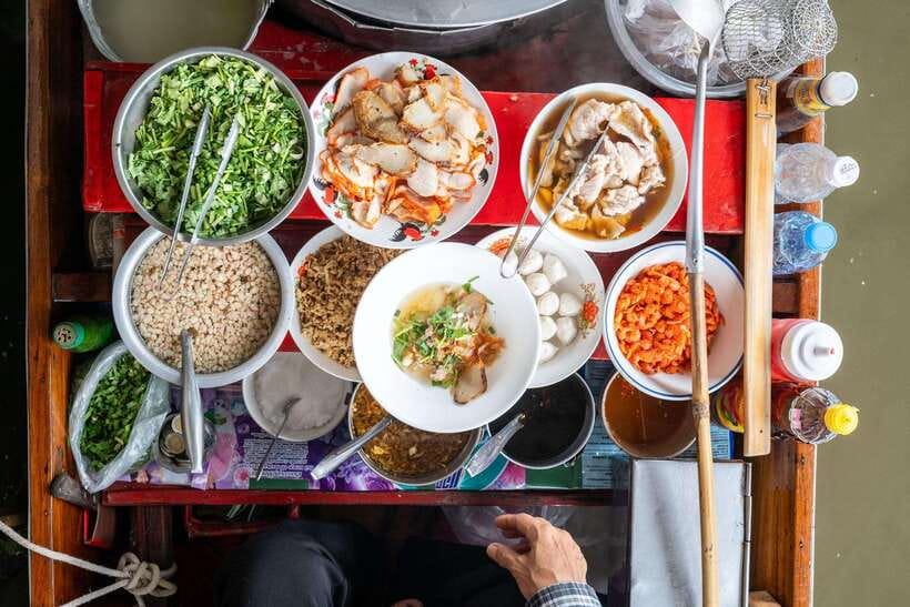 From Bangkok: Railway & Damnoen Saduak Floating Market Tour - The guide can shape the whole morning