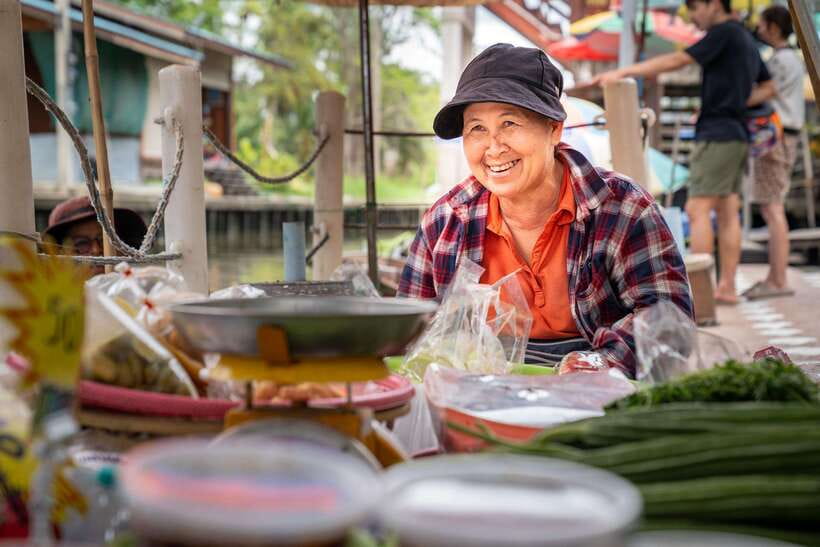 From Bangkok: Railway & Damnoen Saduak Floating Market Tour - Transport, timing, and comfort