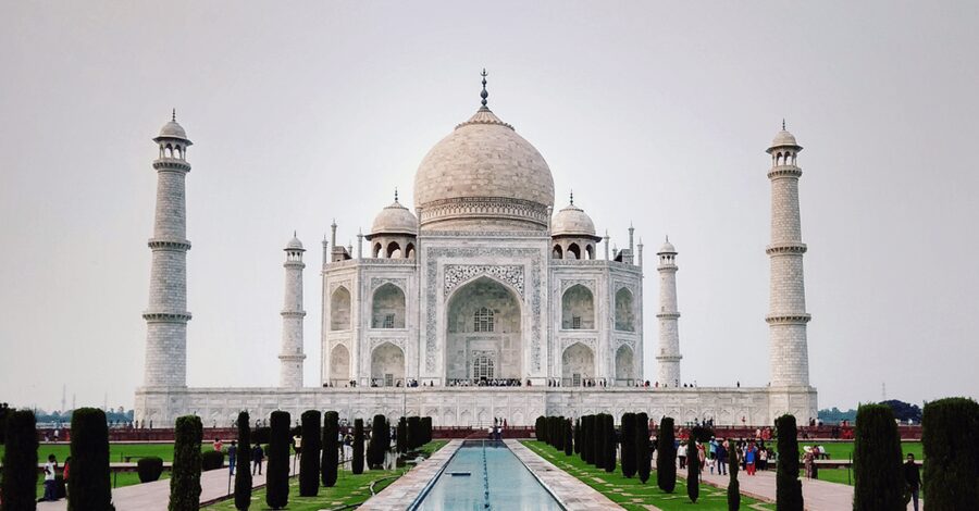 From Delhi: Private Taj Mahal & Agra Day Trip by Car or Rail - Lunch gives the day a needed pause