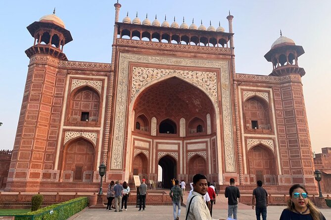 From Delhi: Taj Mahal & Agra Tour by Gatimaan Express Train - Why the Gatimaan Express is the smart part of this day