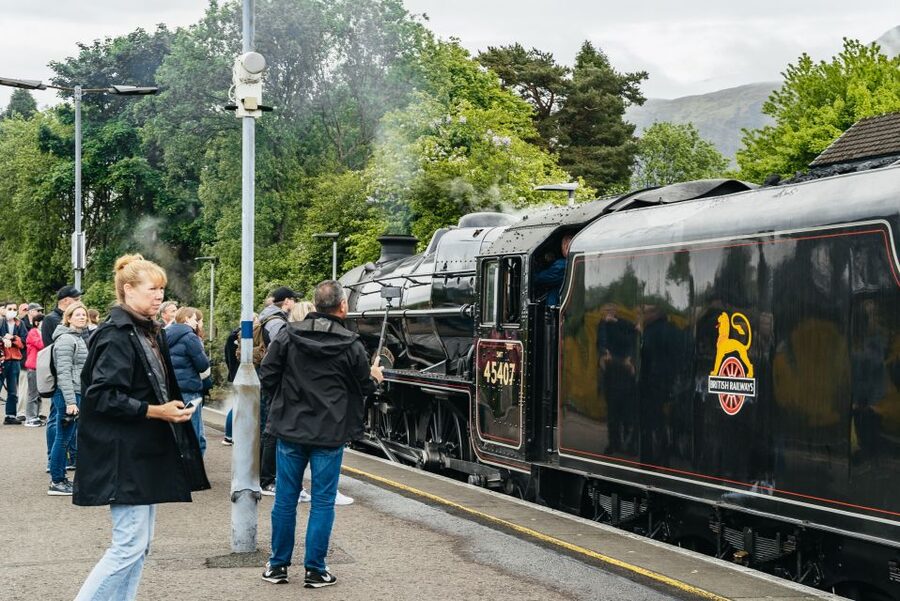 From Edinburgh: Magical Highlands Tour with Jacobite Train - Glenfinnan and the viaduct photo opportunity