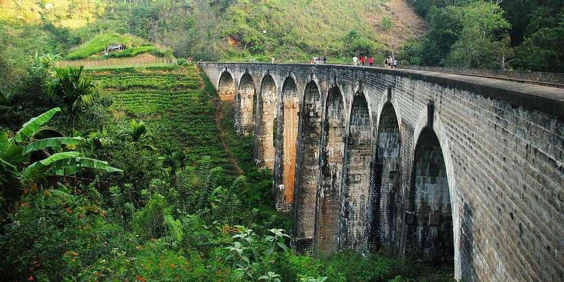 From Ella- All inclusive Day Trip of 8 Iconic Sights & Train - Nine Arch Bridge from two angles