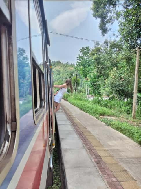 From Ella: Ella Unfogettable Day tour & Train Ride Tour - The guides make the difference