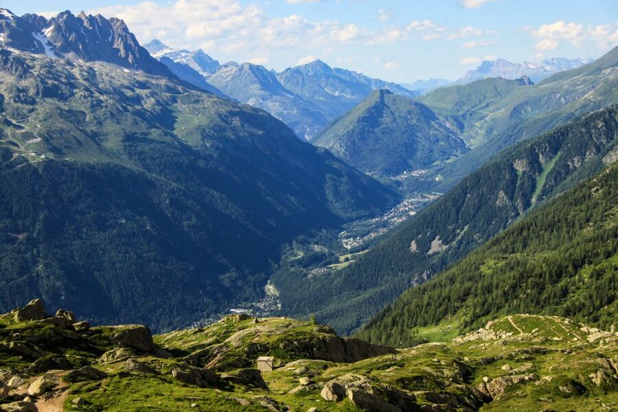 From Geneva: Day Trip to Chamonix with Cable Car and Train - Riding the cable car to Aiguille du Midi