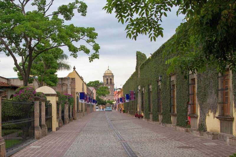 From Guadalajara: La Rojeña Distillery & Jose Cuervo Train - Mundo Cuervo adds mariachi and traditional dance