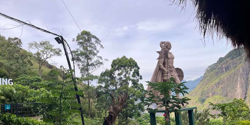 From kandy Train, and Pool Club Day Tour with Pickup - What is included, and what can cost extra