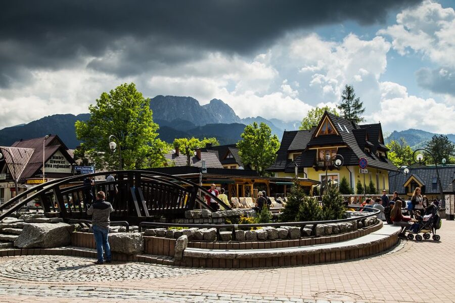 From Krakow: Zakopane Tour with Gubalowka Funicular & Museum - Krupówki, markets, and two hours to set your own pace