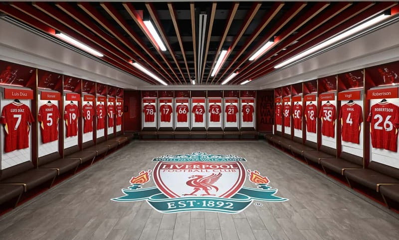 From London: Liverpool FC Stadium & Museum Rail Day Tour - The day begins at London Euston