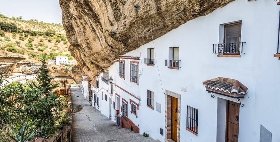 From Malaga: Ronda and Setenil Tour with Scenic Train - Ronda: bridges, cliffs, and old streets