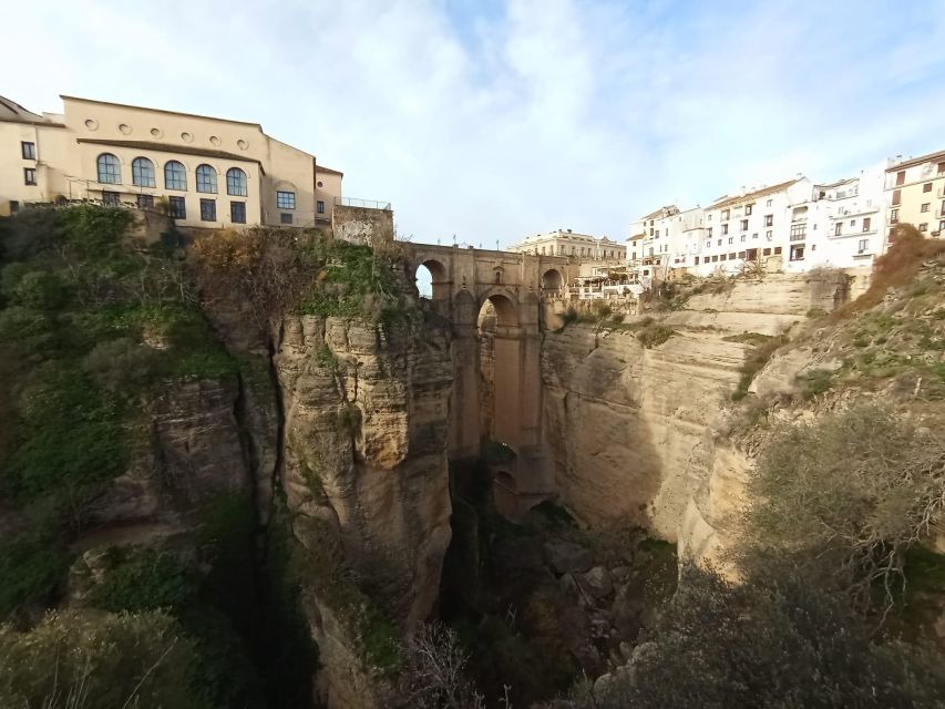 From Málaga: Ronda+Setenil de las Bodegas with Little Train - What the free time really allows