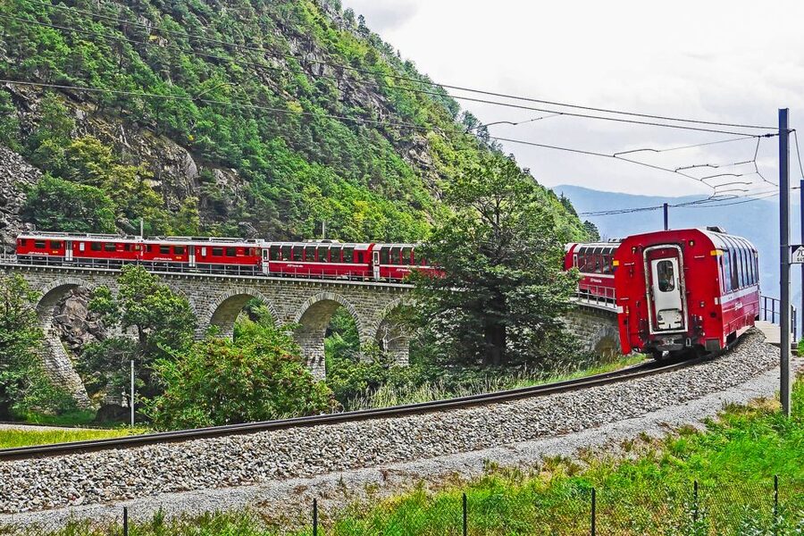 From Milan: Lake Como Cruise, St. Moritz & Bernina Red Train - Ninety minutes in expensive, elegant St. Moritz