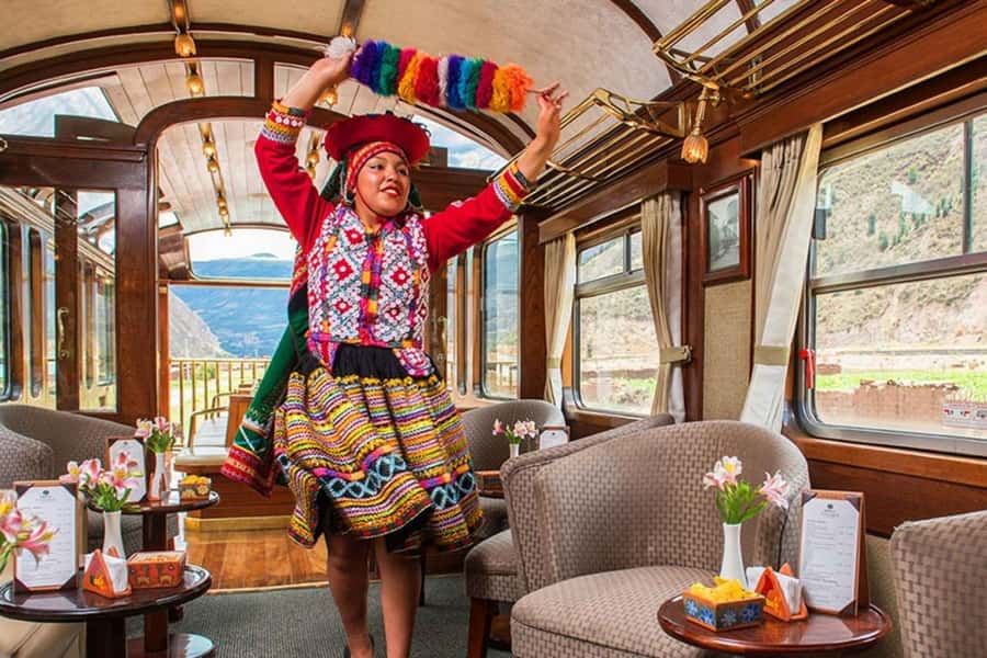 From Puno: Travel to Cusco in Titicaca Train All Inclusive - Pullman-style carriages and the rhythm of the day
