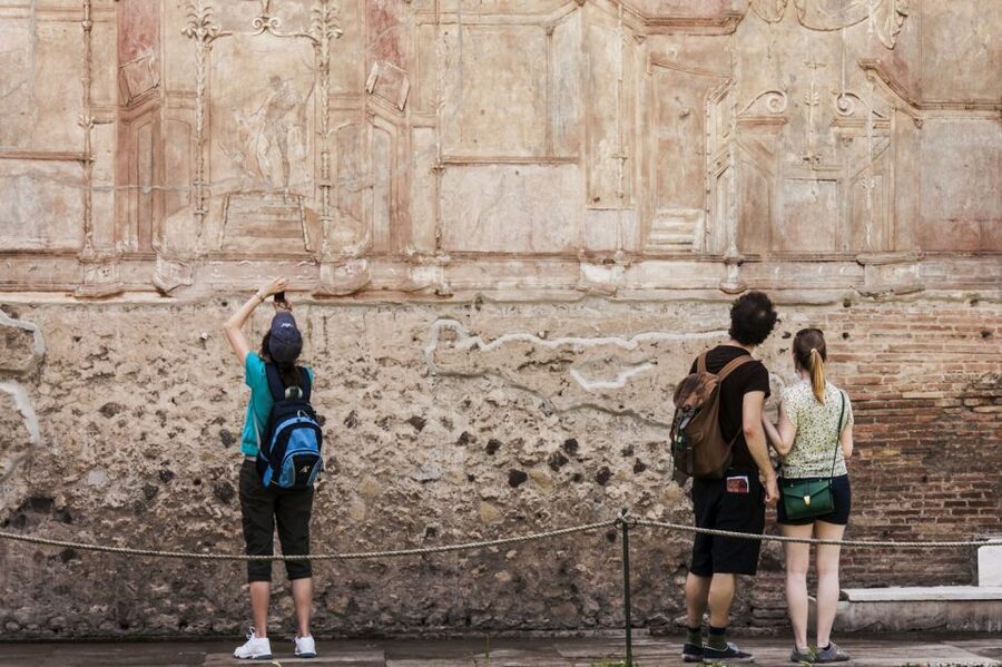 From Rome: Pompeii and Herculaneum by High-Speed Train - The short break at Pompeii