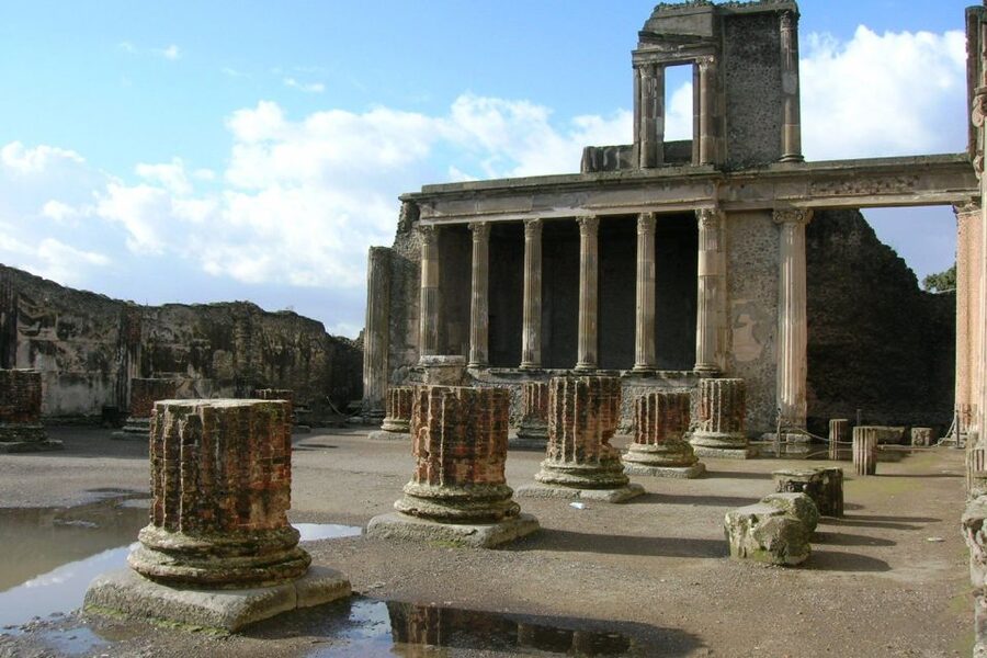 From Rome: Pompeii and Herculaneum by High-Speed Train - Who should book this day trip?