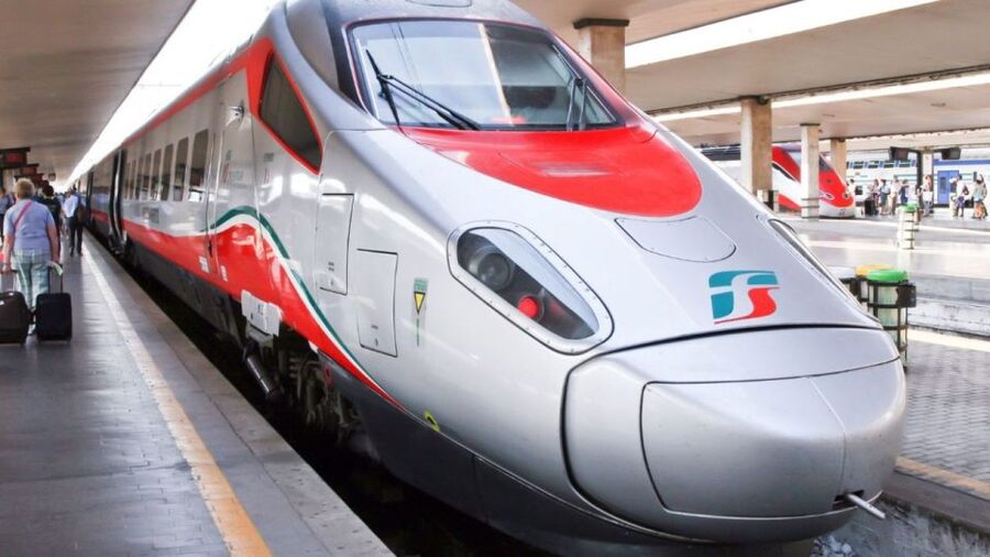 From Rome: Pompeii and Naples Day Trip by High-Speed Train - Starting at Rome Termini without the usual stress