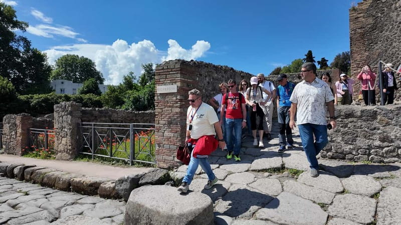 From Rome: Pompeii Ruins Tour with Expert Guide & Fast Train - Two hours inside the ancient city
