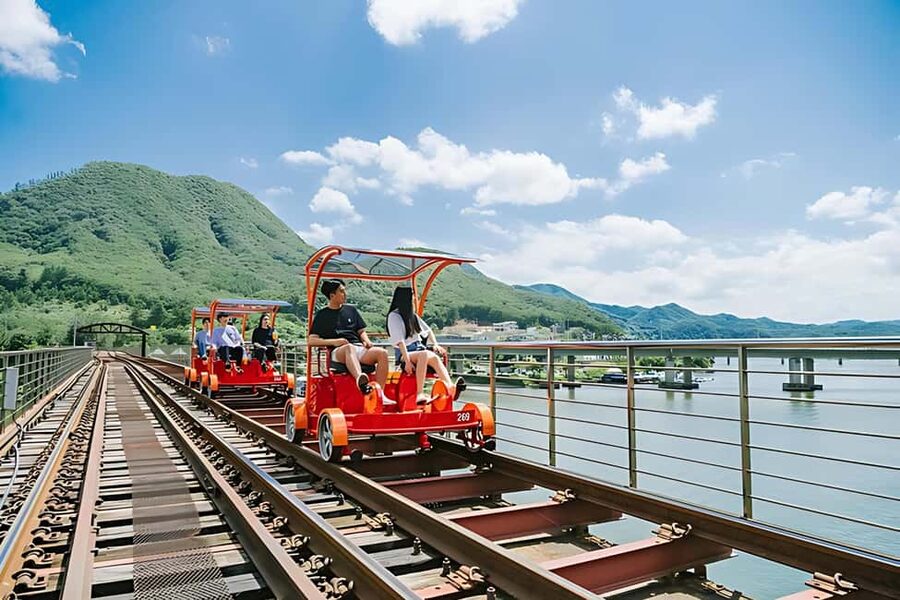 From Seoul: Nami Island, K-drama Garden & Rail Bike Day Tour - Lunch and the practical middle of the day