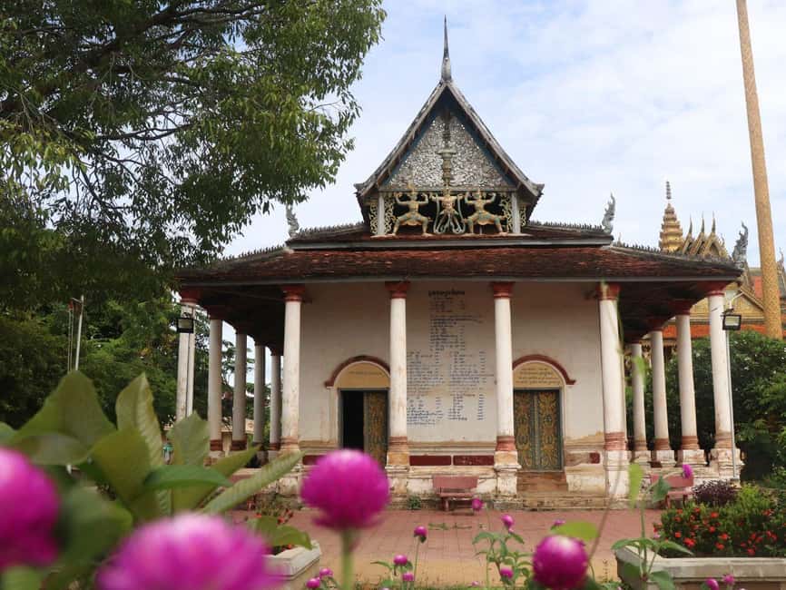 From Siem Reap: Battambang Day Trip Bamboo Train & Bat Cave - Battambang Central Market and everyday Cambodia
