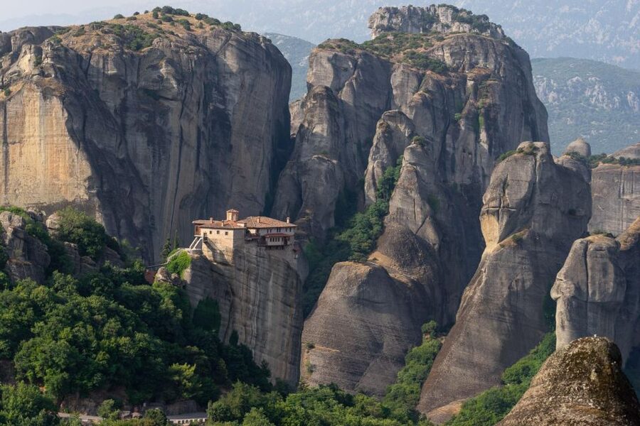 From Thessaloniki: Train Trip to Meteora & Monastery Tour - The 8:00 AM train from Thessaloniki