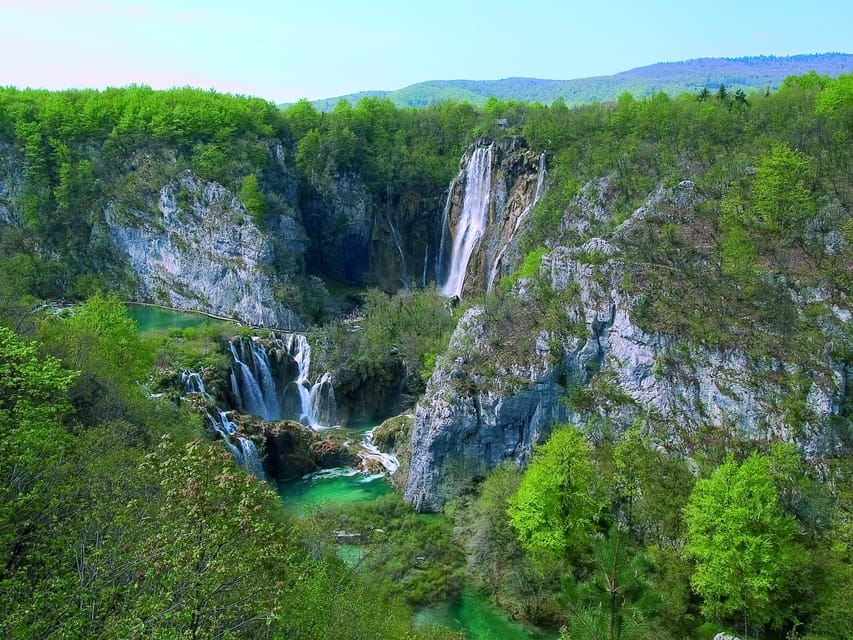 From Zadar: Plitvice Lakes Tour with Boat & Train Ride - Choosing between the B route and the C route