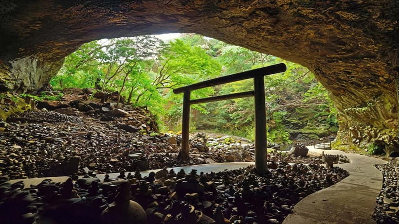 Fukuoka: Takachiho Gorge, Amano Iwato & Scenic Train Tour - Meeting in Fukuoka before the 8:00 AM departure