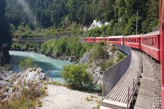 Glacier Express Panoramic Train Round Trip in one Day Private Tour from Bern - The Glacier Express and its panoramic windows