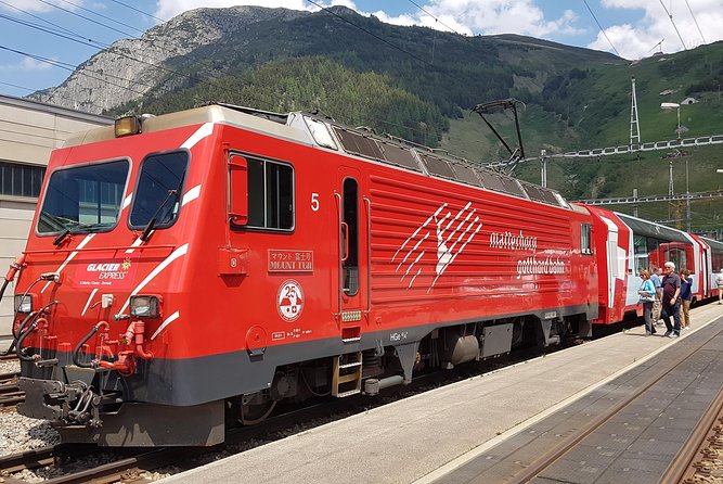Glacier Express Panoramic Train Round Trip in one Day Private Tour from Bern - Rhine Gorge: the strongest stretch of the ride