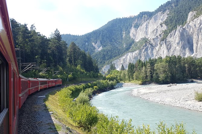 Glacier Express Panoramic Train Round Trip in one Day Private Tour from Luzern - Three-course lunch while the Rhine Gorge passes by