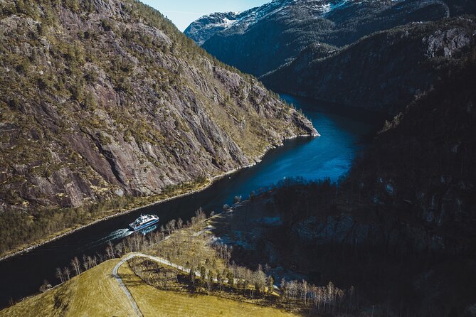 Guided day tour - Mostraumen Cruise, City Walk & Flöyen Funicular - Why this Bergen tour works so well