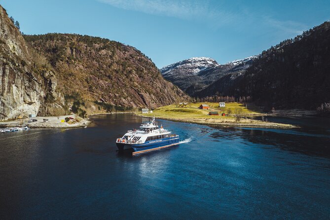 Guided day tour - Mostraumen Cruise, City Walk & Flöyen Funicular - Time, group size, and physical demands