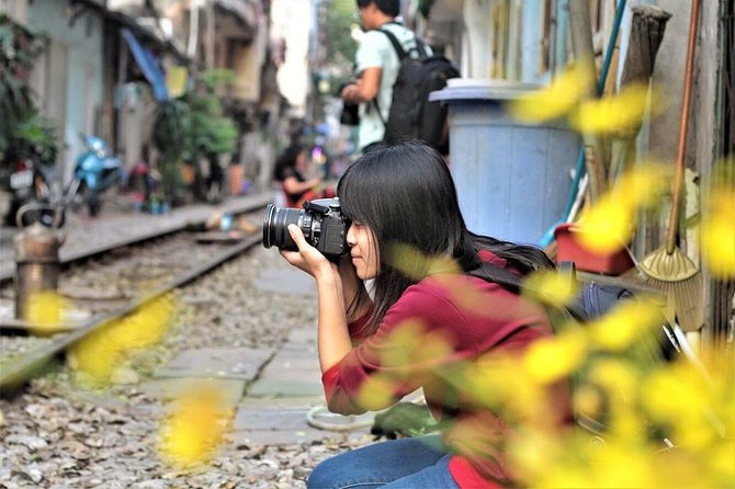Hanoi city tour and drinking beside railway- group tour - Tran Quoc Pagoda: a quiet first stop