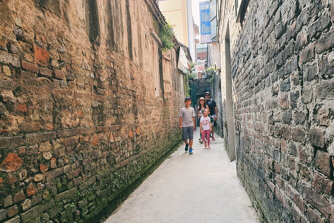 Hanoi Michelin Star Street Food Walking Tour & Train-Street - Bánh xèo and the rest of the Michelin food trail