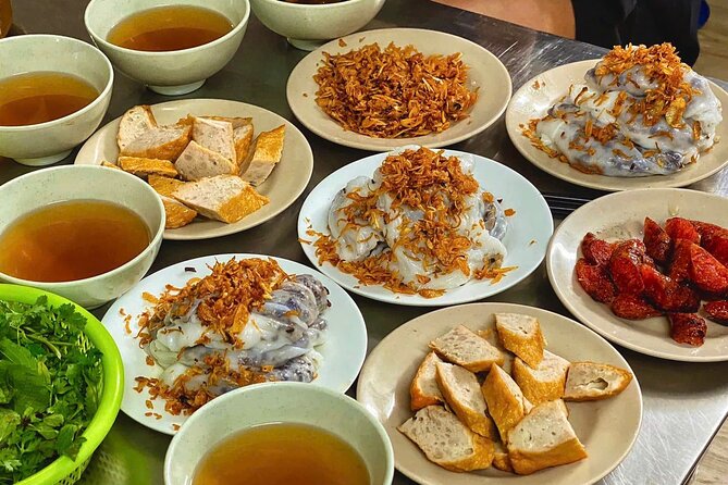 Hanoi Old Quarter Food Tour with Train Stress Visit - Finishing at Train Street Cafe