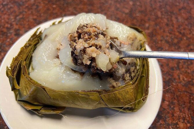 Hanoi Old Quarter Food Tour with Train Stress Visit - What the guide adds to the experience