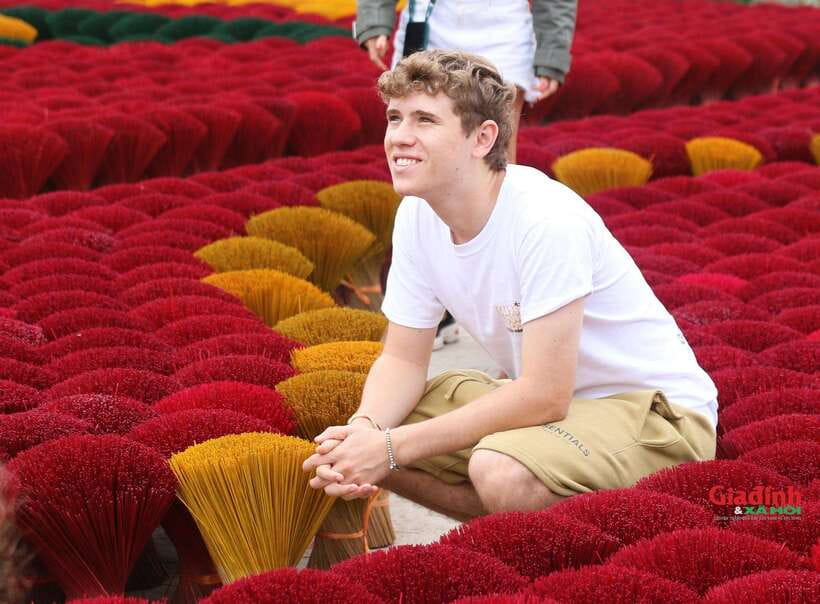 Hanoi's artisan trail:Incense Village,Hat,Lacquer & Train St - Key things to know before you book