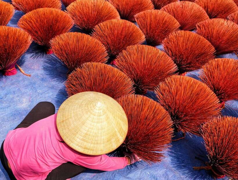 Hanoi's artisan trail:Incense Village,Hat,Lacquer & Train St - A home-cooked lunch with a local artisan