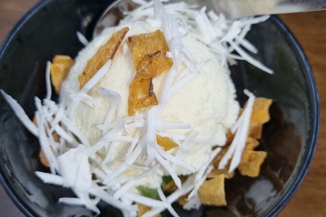 Hanoi Walking Street Food Tour with Train-Street Visit - Why this food walk works well in Hanoi