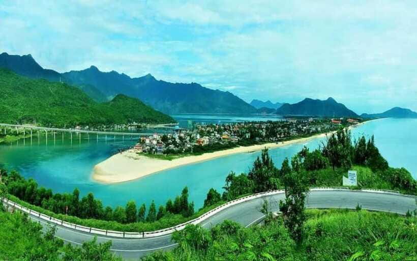 Hue Imperial Private Tour via Hai Van Pass Train Experience - A local lunch with 35 minutes on the clock