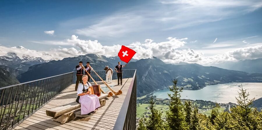 Interlaken: Funicular Ticket to Harder Kulm - Crowds, seating, and the return ride