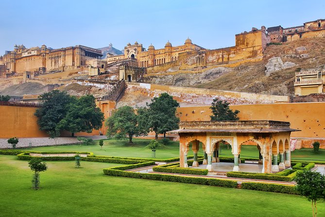 Jaipur Day Trip from Delhi by Car or Train – All Inclusive - Hawa Mahal and Jaipur’s famous pink facade