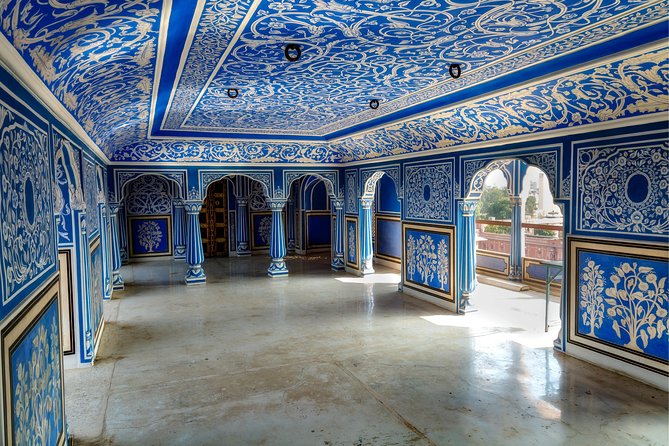 Jaipur Day Trip from Delhi by Car or Train – All Inclusive - City Palace and the royal center of Jaipur