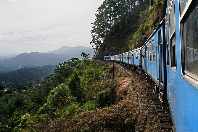 Kandy to Ella train ride on (Train No: 1005 "Podi Menike") - Arriving in Ella after the long ride