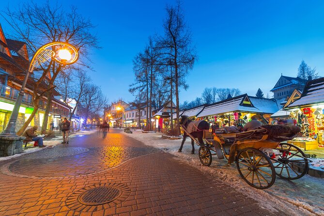 Krakow to Zakopane: Funicular, Tasting and Thermal Baths Day Trip - Krupówki Street and the short Zakopane break