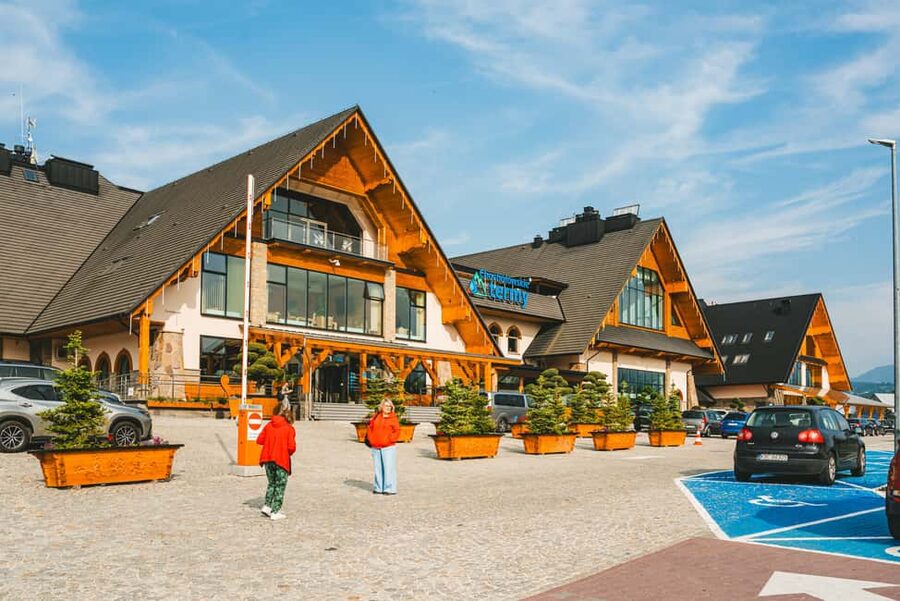Krakow: Zakopane One Day Trip with Funicular & Thermal Pools - The ride back to Krakow